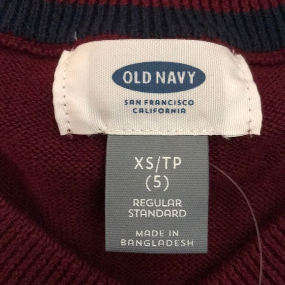 3/$20 NEW Old Navy V-neck Burgundy Sweater - Picture 3 of 5